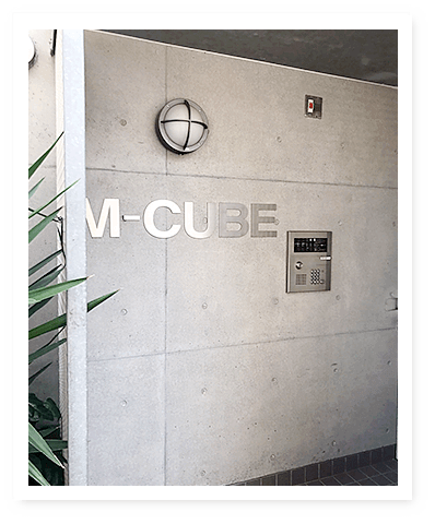 M-CUBEと書かれた入口で「602」の画像